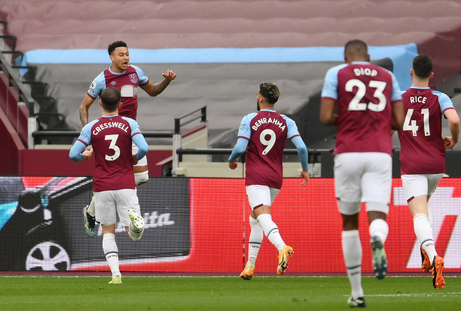 展冰雪产业 展冰雪产业